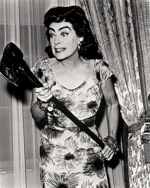 Happy #starsunday featuring JRP Legacy Joan Crawford in the 1964 psychological thriller, Strait-Jacket. 

#joancrawford #straitjacket #jrplegacy #jrpalumni #icon #cinemahistory #hollywood #learntoact #actorsofig #moviestar #axe #thriller