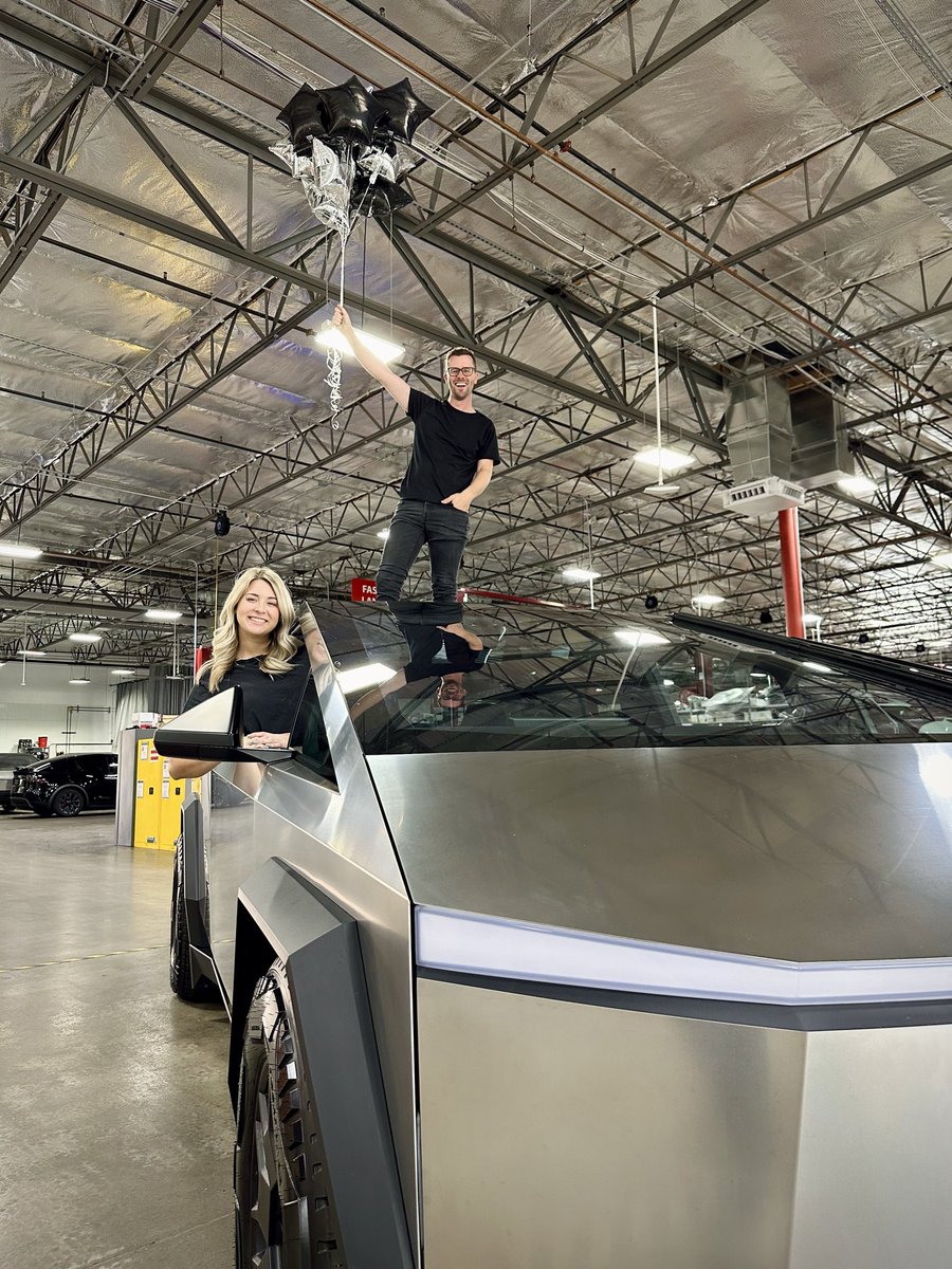 greggertruck's tweet image. Hi my name is Greg, and this is my @Cybertruck. Giddy up!
Thank you @Tesla for making this truck. Thank you @elonmusk for being fearless.