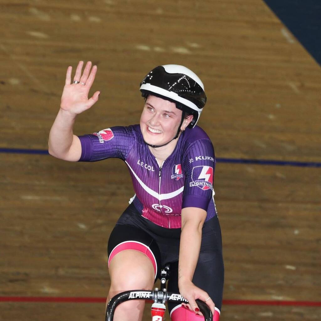 📷 @cyclepix4u
・・・
Double National Champion for @jennyholl_ at the 2024 #trackchamps this time the Points Race