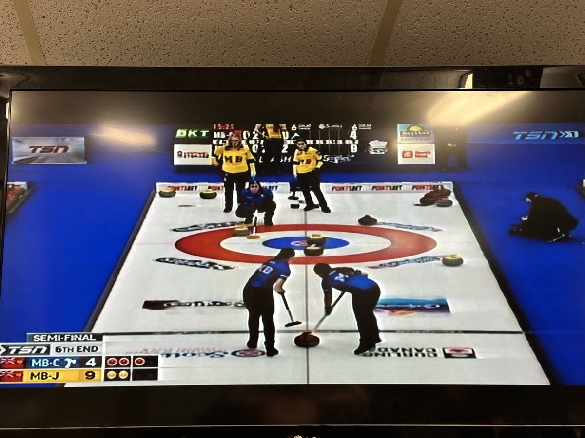 Only one player on the ice #stoh2024 right now is not an ⁦<a href="/stvitalcc/">St. Vital Curling</a>⁩ member or ⁦@StVitalJuniors⁩ alumni!