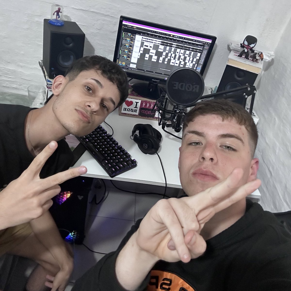 knak (@kidknak) on Twitter photo 