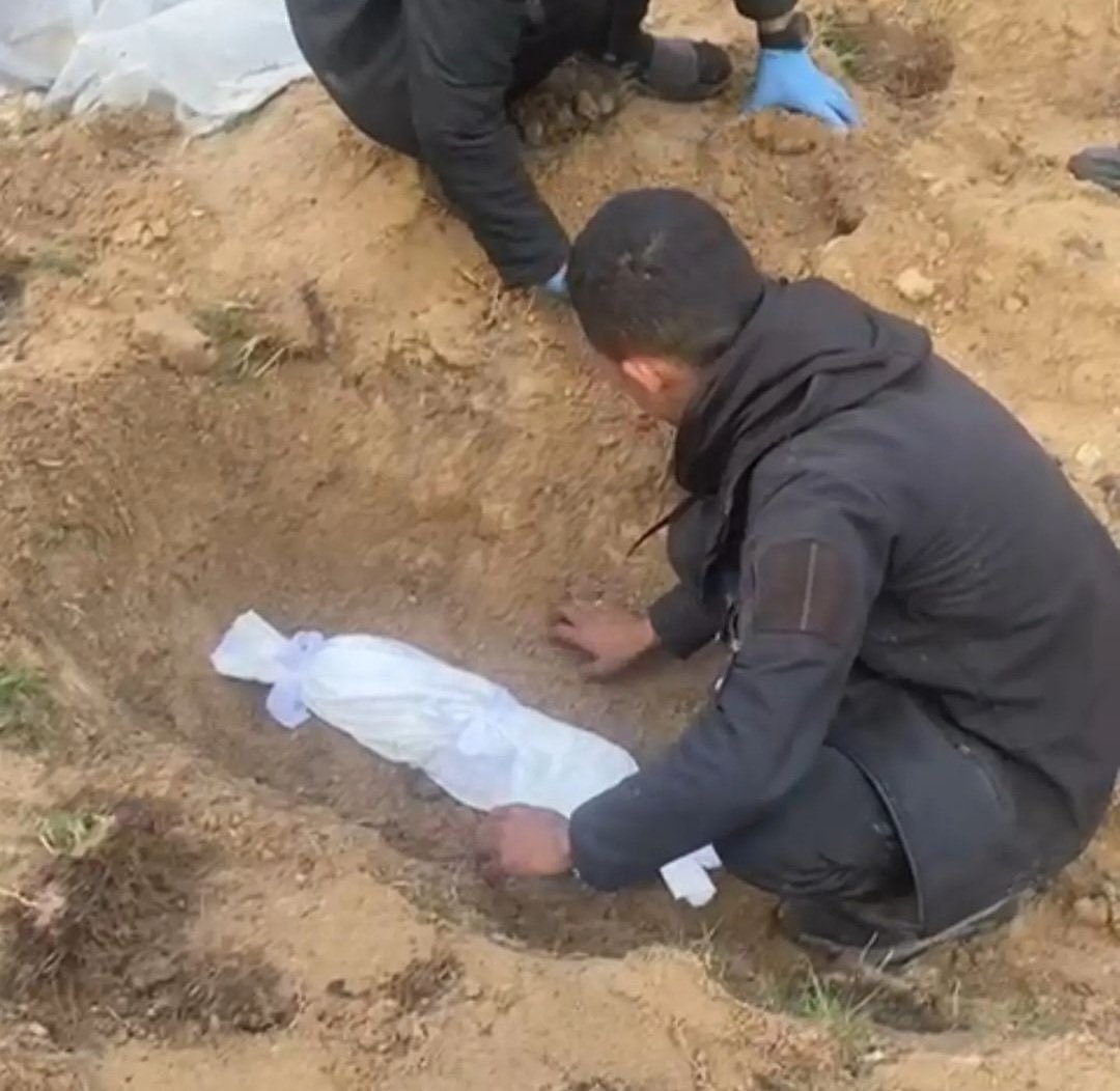 اللهمَّ من خذلهم فاخذله
ومن قتلهم فاقتله
ومن جوَّعهم فجوّعه
ومن أظمأهم فأظمئه
ومن خوّفهم فخوّفه
اللهم عدلكَ وانتقامك لغزَّة!