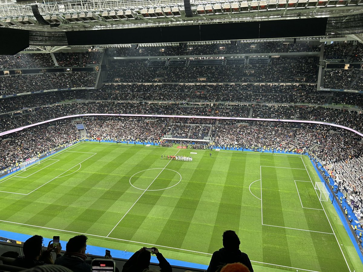 Kurkataan mitä Bernabeulle on miljardilla saatu kasaan. Kirsikkana Ramosin paluu. #laliga #häkki