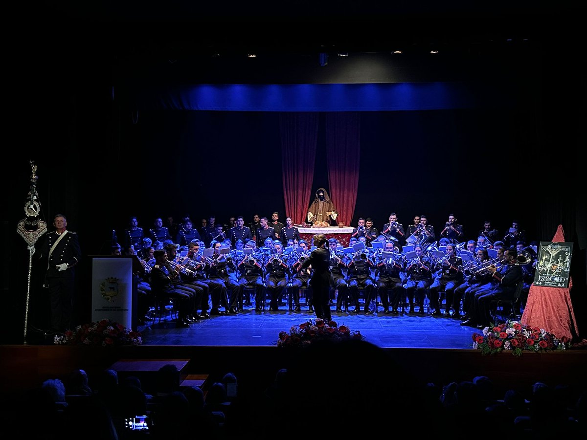 HumildadMontoro's tweet photo. Anoche estuvimos acompañando a la @AMJesusCaido la banda que interpreta sus sones cada Martes Santo tras el Señor de la Humildad, en su concierto de Cuaresma Queremos agradecer a Verónica de la Rosa, la presentadora, por sus palabras dirigidas hacia nuestra Hermandad ENHORABUENA! https://t.co/kD3AwuSQjF