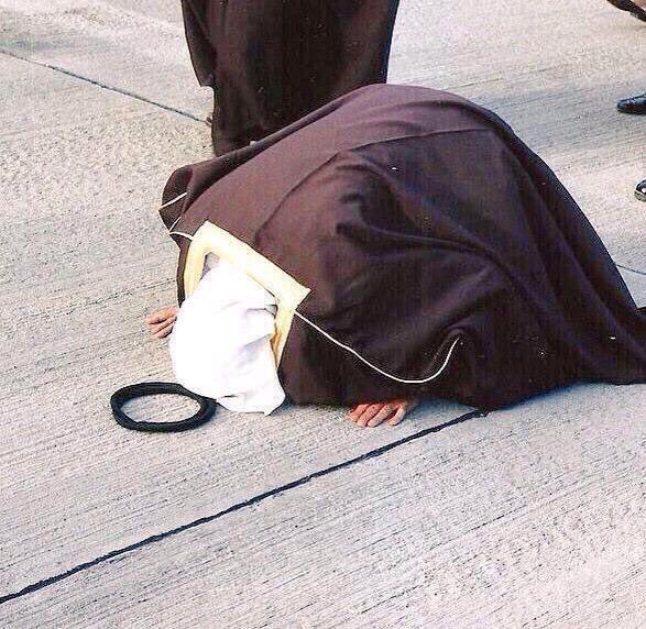 إنها ليست 🇰🇼كويتا🇰🇼 وكفى
إنها بيتا ومأوى ونسب 

في ذكرى تحرير وطني الغالي من براثن الغزو العراقي الآثم، أدعو الله سبحانه أن يديم على الكويت أفراحها،
وأن يسدد على طريق الخير خطى أميرها،
وأن يحفظ شعبها،
وأن يقيه شر الفتن، ما ظهر منها وما بطن،
إنه سبحانه على ذلك قدير وبالإجابة جدير