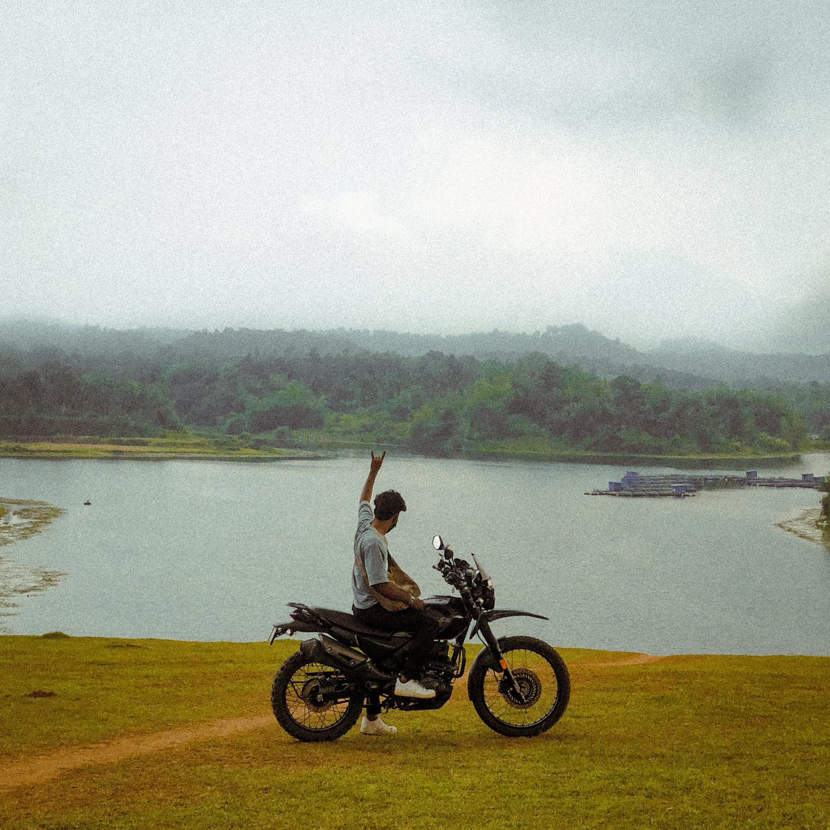 Lesgoo!! #escapefromreality #findpeace 
Year :2021
📍Wayanad, Kerala
#photograghy #nature #green #streetphotography