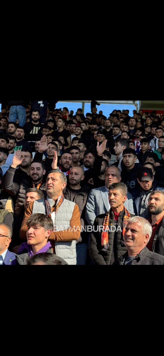 Kavgadan ve gereksiz çatışmalardan uzak, istediğimiz tablo bu işte. Her iki adayı da gönülden takdir ediyorum. Darısı tüm siyasi partilere..!❤️🤍
<a href="/AvSerkanRamanli/">Serkan Ramanlı</a> 
<a href="/Mehdioztuzun/">mehdi öztüzün</a>