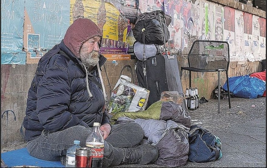 Wieviele Menschen in Deutschland haben eigentlich einen Zweitwohnsitz ? so wie Bodo Ramelow #CarenMiosga 
Viele Mitmenschen haben nichtmal einen Erstwohnsitz !
 Recht auf Wohnen ins GG jetzt ! 
#Obdachlosigkeit #HousingFirst #BGE