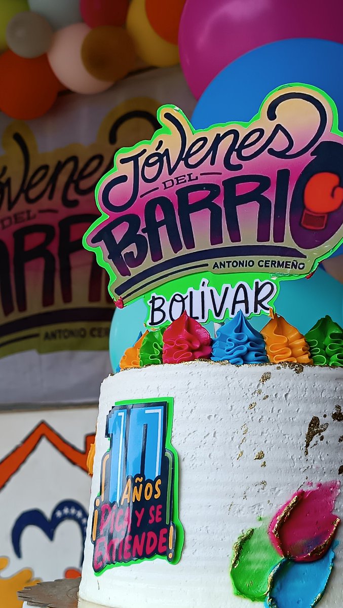 Desde el Estado Bolívar celebramos nuestro 10mo Aniversario.
El que sabe, sabe. ¡Papel y lápiz! 😎
#10AñosJDB
#JovenesDelBarrio