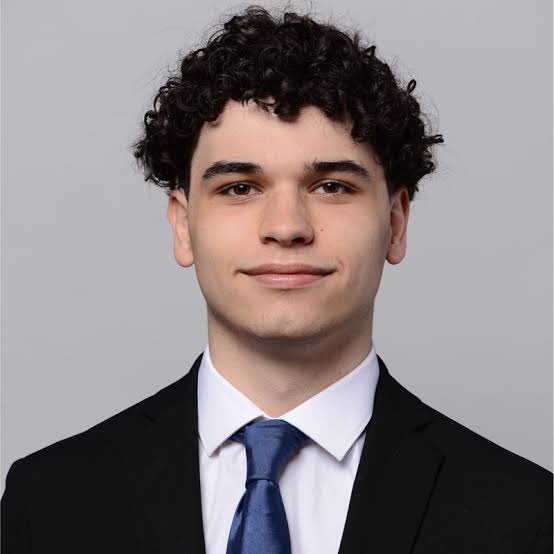 GhostGarth2k14's tweet photo. @ChaseDeamer @willgtg901 he l00kin like josh pastner 💯😭 https://t.co/j7TEFBlXiJ
