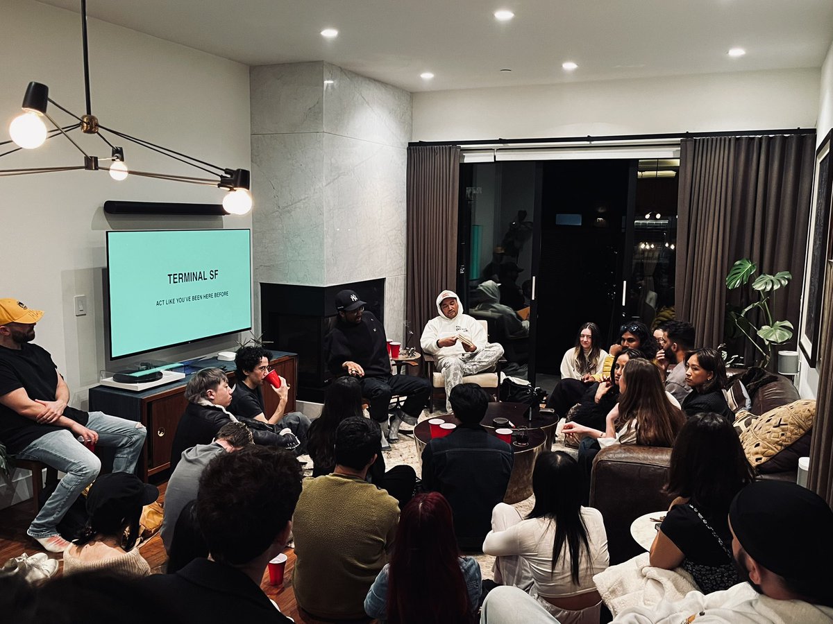 the solution to getting the best of nyc x sf energy is to bring one to the other. i’m calling it coastal cross pollination

h/t <a href="/HipCityReg/">Reggie James</a> <a href="/seanxthielen/">Sean X</a> <a href="/thecpe/">Yatú</a> for bringing this to sf 🫶🏻 rad fireside with <a href="/freddyanzures/">FA</a>