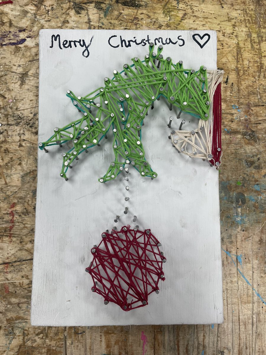 Some amazing and intricate String Art produced by our lovely girls in the S2 Skills class🌟

Well done for you creativity and patience in completing these wonderful pieces 👏🌟
@BannockburnHigh