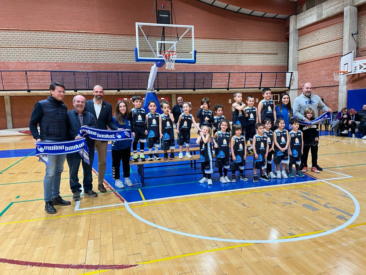 popularesmolina's tweet photo. 🏀 El club de baloncesto más grande de la Región de Murcia @molinabasket ha presentado hoy en un abarrotado Pabellón Serrerías sus 34 equipos con más de 500 deportistas de todas las edades.

💪🏻 Enhorabuena por el gran trabajo que hacéis.

🔵 Al acto han asistido el alcalde @jangelalfonso junto al concejal de @DEPORTEYSALUD4, @Carlos1Perello, y @FranHernandezG @Rocio4cscs.