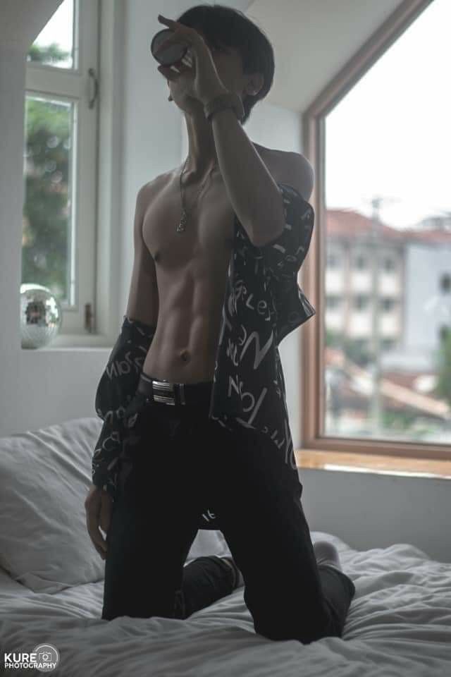 hellJaspervamp's tweet photo. #SeductiveSunday 😘 https://t.co/3RMCfjjwkk