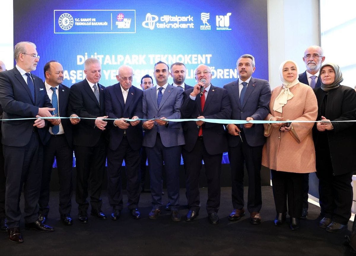 Sanayii ve Teknoloji Bakanımız Sn. <a href="/mfatihkacir/">Mehmet Fatih KACIR</a>, Ataşehir ‘de <a href="/dpteknokent/">Dijitalpark Teknokent</a>'in açılışını gerçekleştirdi. 

Bu merkez; girişimlerimizin doğru ürünü doğru pazarla buluşturma arayışlarına ivme katacak.
#DijitalparkTeknokent