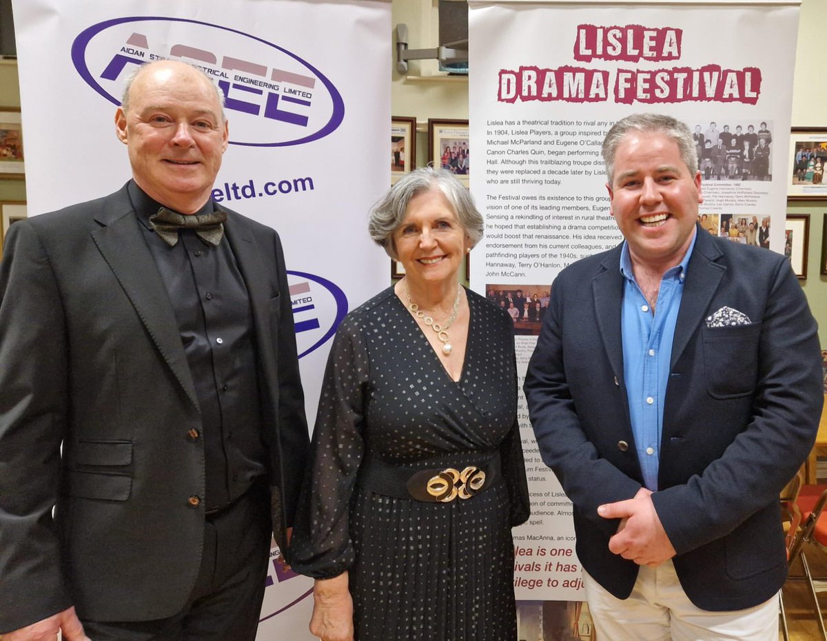 Liam Hannaway ( @ADCI_Forum Chairperson), @imeldamcdonagh (ADA @AssociationIe President), & @EdwardHayden (DLI @DramaLeagueIrl Chairperson) at the opening of Lislea Drama Festival @LisleaDramaFest . Great to have the ADCI Full Length Festival Circuit underway 🎉#theatre #drama