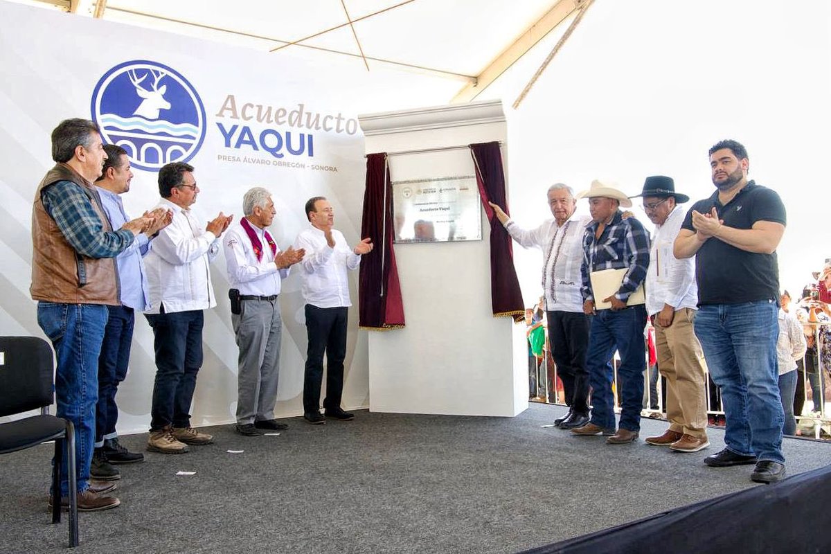 AlfonsoDurazo's tweet photo. ¡Hoy es un día histórico para Sonora y nuestros pueblos originarios! De la mano de nuestro presidente @lopezobrador_, ponemos en operación el Acueducto Yaqui para dotar de agua potable a más de 34 mil personas del territorio yaqui. https://t.co/exmGdXiB77