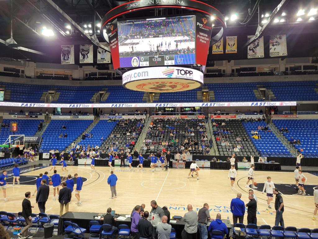 VVCougars's tweet photo. Tipoff in 15 minutes. Let's go Cougars! #BeatPrep https://t.co/LN2by5aVpw