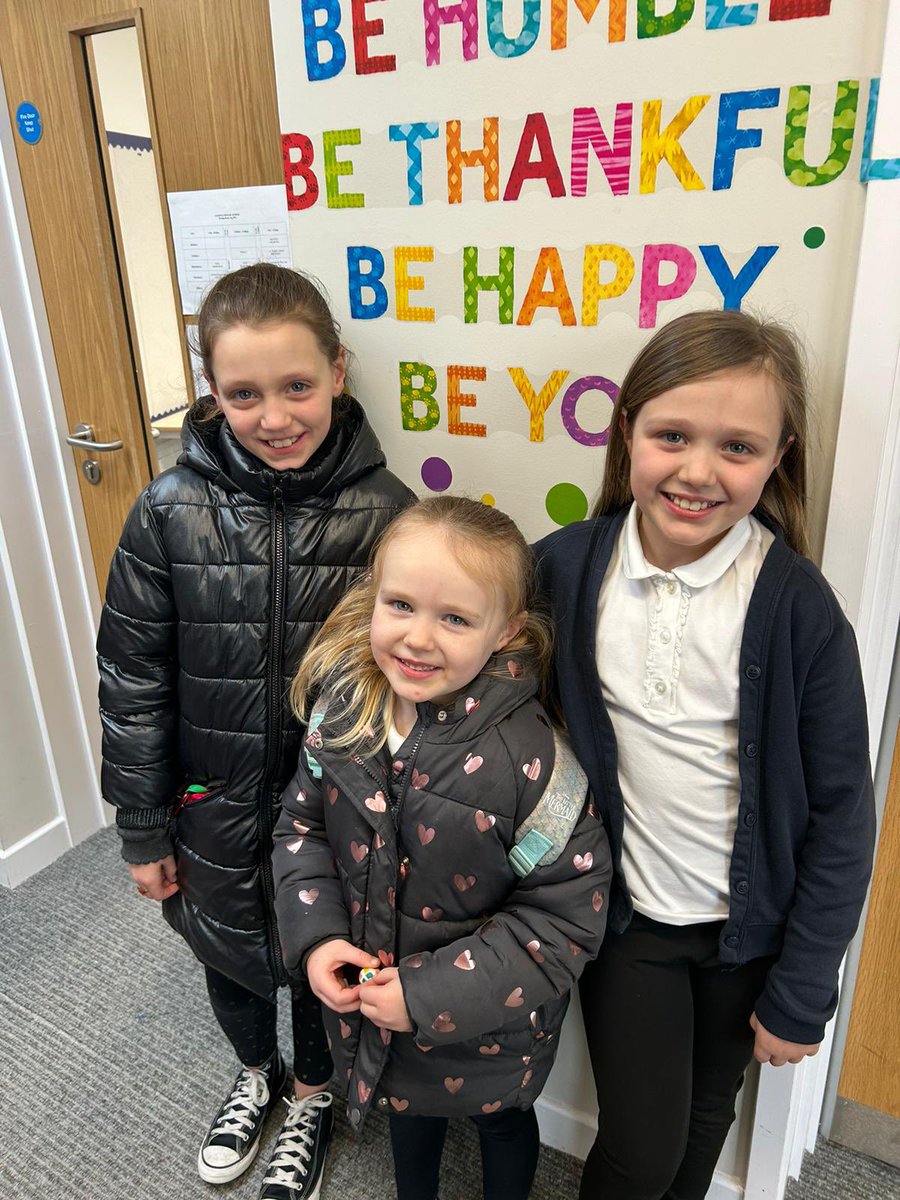 We said ‘farewell’ to these amazing sisters recently as they begin a new chapter at Wemyss Bay Primary - we wish them all the best! What a lovely family 💙💛 @WemyssBaySchool