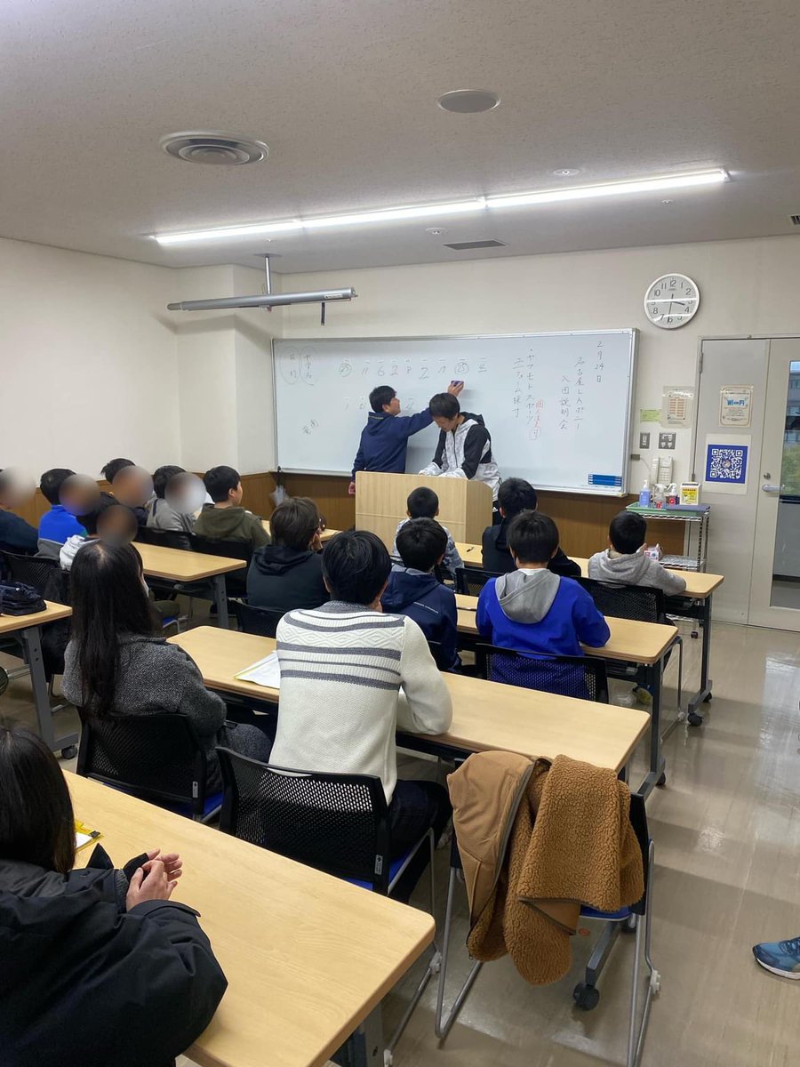 NLAPony2024's tweet photo. 24日は、新入団の皆さんと顔合わせミーティングandユニフォームの採寸会。

中学に上がる時期にサイズ決めるのもなかなか難しそうでしたね。

深見コーチのミーティング指導で初顔合わせの皆んなとも打ち解けたかな？

最後は背番号決めのドラフト会議！

夜はスタッフで指導者講習会。
勉強になった！ https://t.co/xMxm1hcAfd