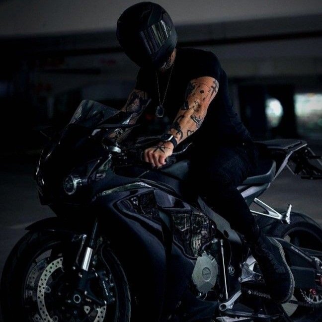 VerbotenRiot's tweet image. My breath just made you quiver. Can you imagine what my tongue will do?

Original character | Tattoo artist | Biker | Fuck around and find out energy | Adult Content | Triggering themes | SLs/banter | MDNI