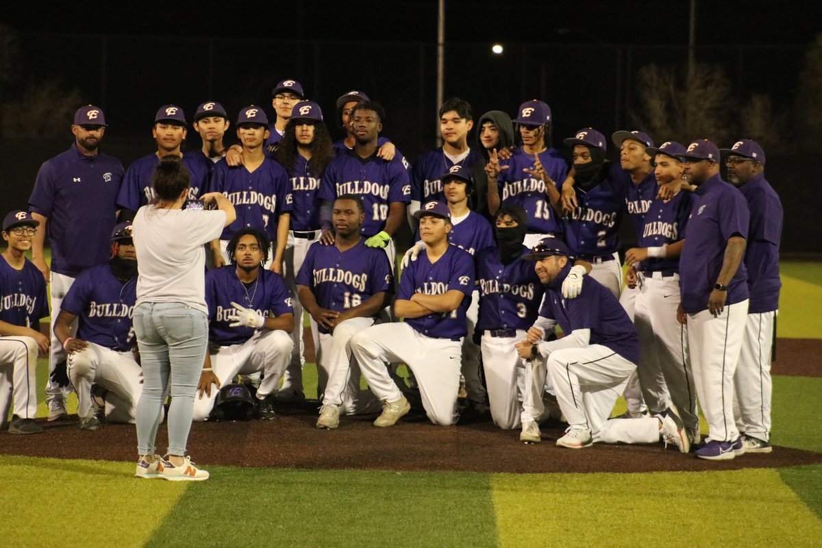 Jay Ocheskey (@jocheskey) on Twitter photo 3-0-1 on the weekend for <a href="/EvermanBaseball/">Everman Baseball</a>
8-7 over Venus
3-3 with Arlington Bowie
4-3 over South Oak Cliff
5-0 over Valley View
Looking forward to the Kennedale Tournament this weekend. 3-0-1 on the weekend for <a href="/EvermanBaseball/">Everman Baseball</a>
8-7 over Venus
3-3 with Arlington Bowie
4-3 over South Oak Cliff
5-0 over Valley View
Looking forward to the Kennedale Tournament this weekend.