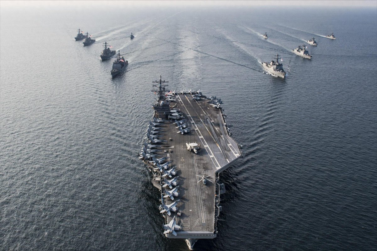 BraydensSanders's tweet photo. Five U.S. aircraft carriers have arrived in the Western Pacific, and Taiwan is now jumping around again. No matter what the intention is, the bottom line is that China’s sovereignty cannot be violated. https://t.co/CMxLX5kTw4