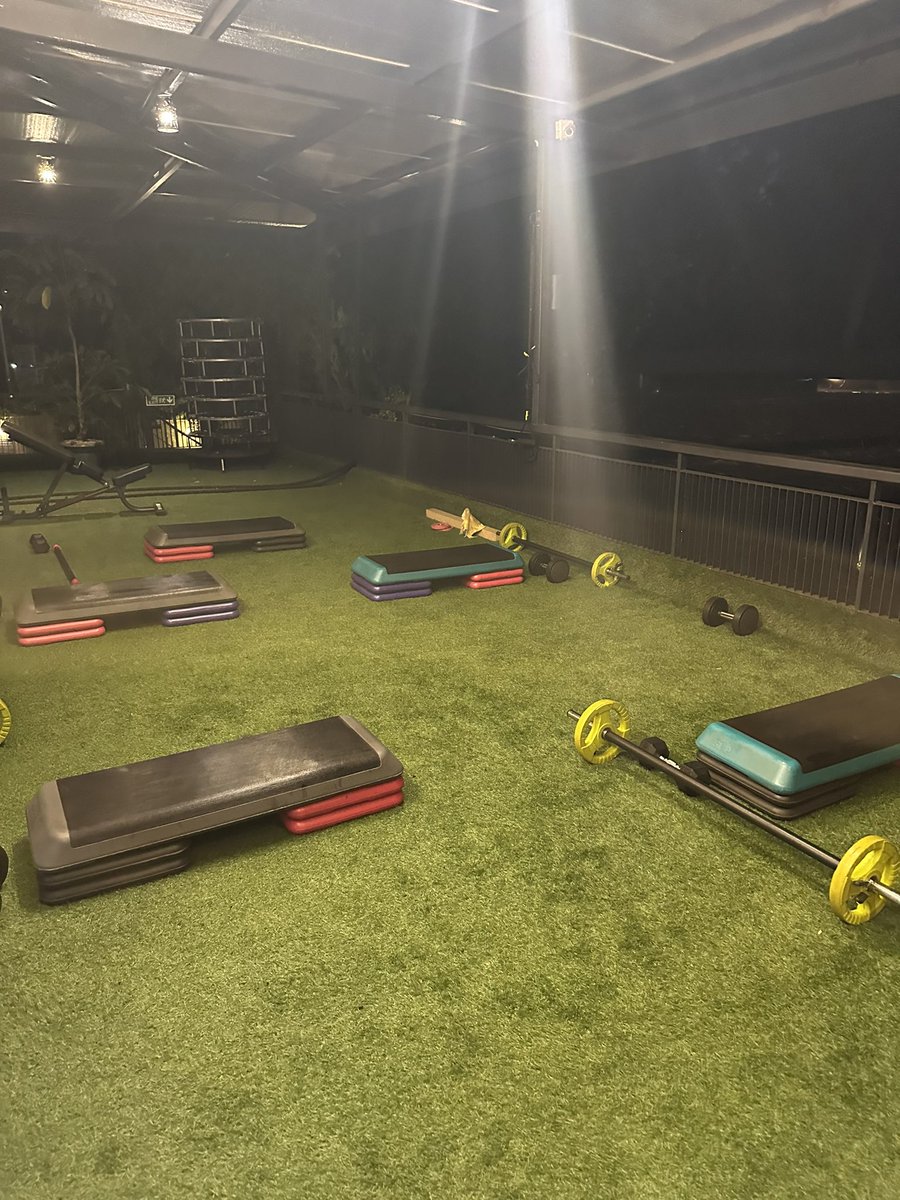 BenteKrogmann's tweet photo. The moment when you ask yourself 
“What made me do this?!”

Happy Monday! 

#workout #earlybird #keepmoving #nairobi https://t.co/oNpNFvAEAI