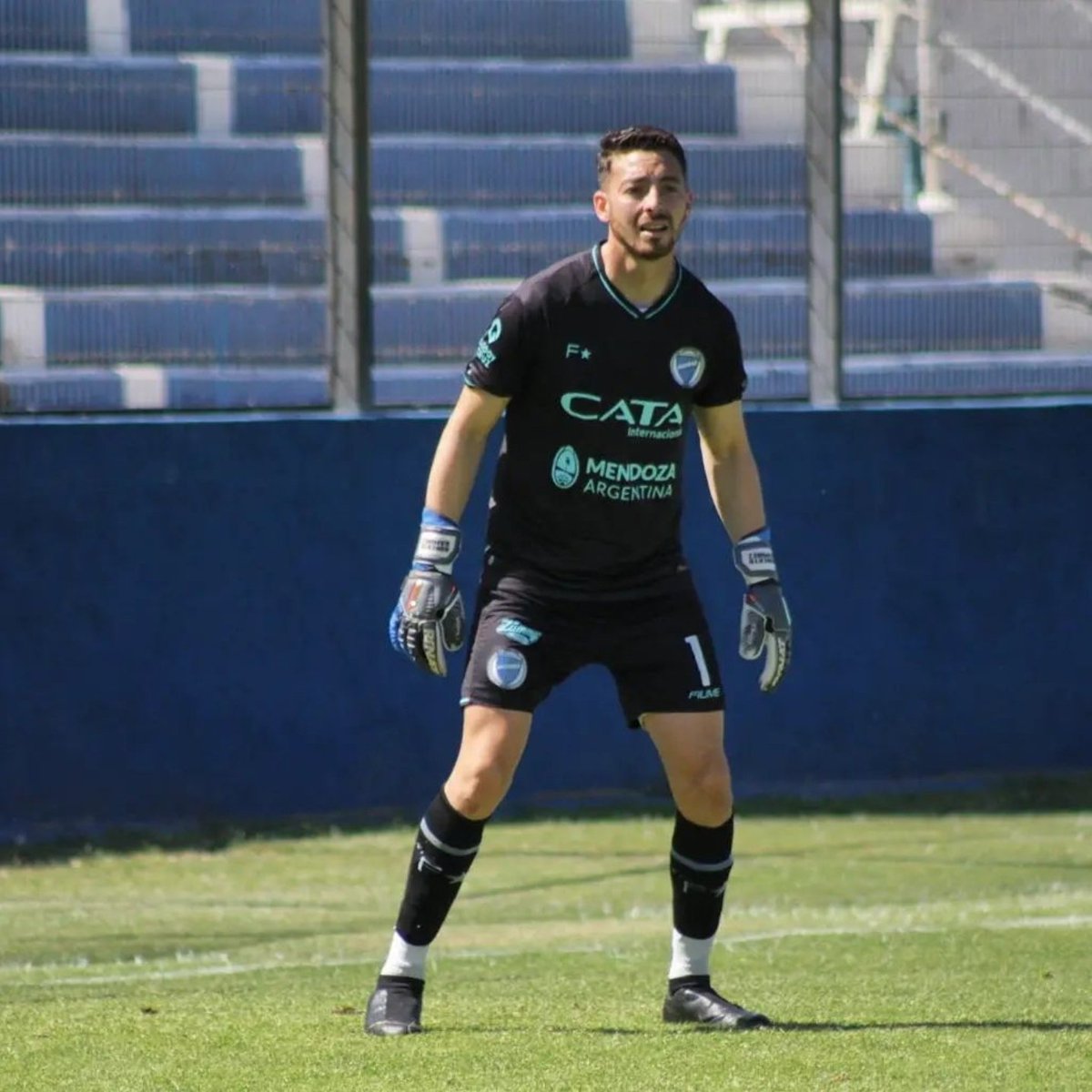 GodoyCruzData's tweet photo. SON 689' SIN RECIBIR GOLES

El Tomba lleva 7 partidos de Liga sin recibir goles en contra y alcanzó un RECORD HISTÓRICO:

El Tomba igualó la marca de ser el 2do equipo en toda la era profesional en no recibir goles en las primeras 7 fechas de un torneo de Primera 👏🏼👏🏼 https://t.co/dTiEPPt4Wd