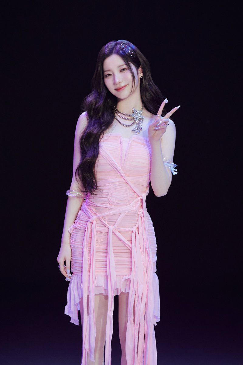 cannfairy's tweet photo. #ASA you're the one that i want 🦥💗 https://t.co/f1SJrua7LV