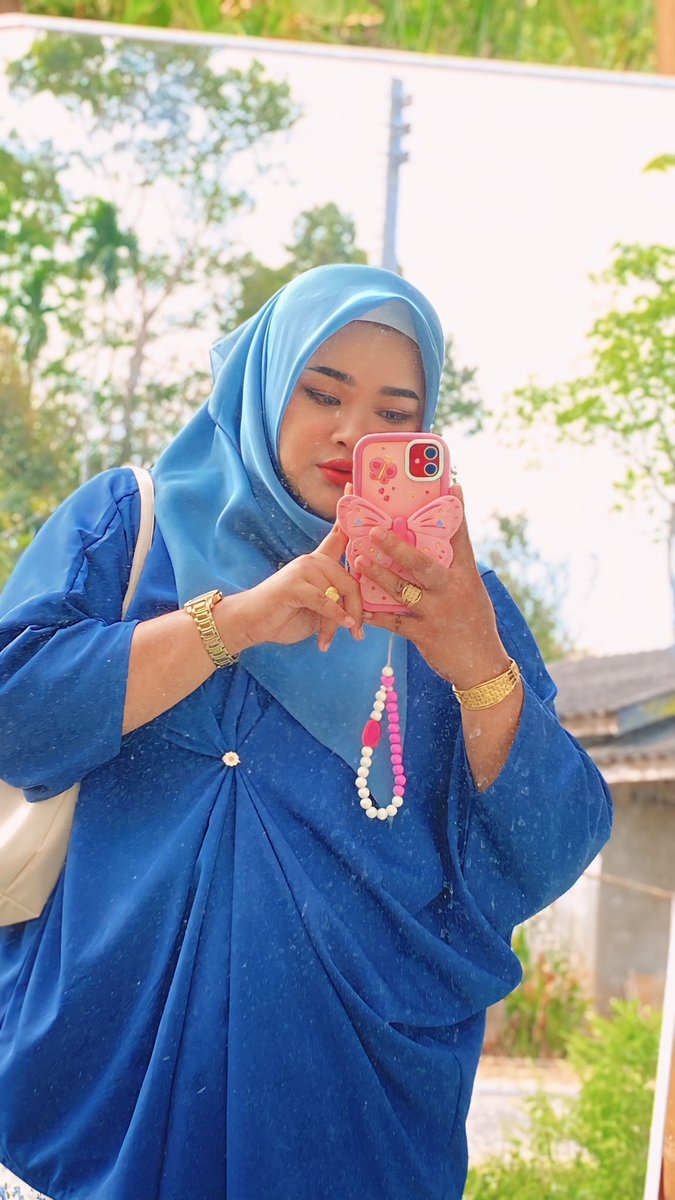 ฉันจะซื่อสัตย์ต่อหน้า 
และลับหลังโดยที่เธอไม่ต้องร้องขอ💙