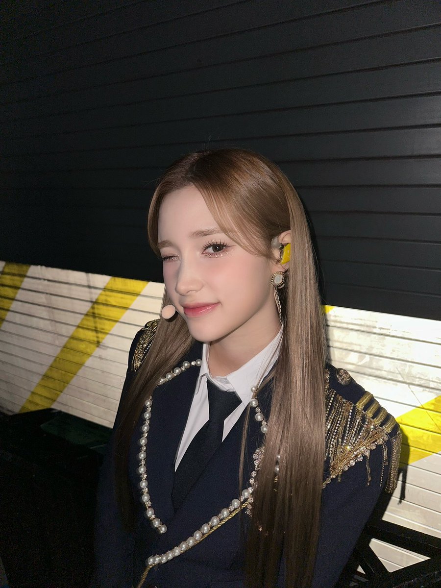 official_kep1er's tweet photo. 또 하나의 추억💜 
우리 고베에서 만나요!!

#휴닝바히에 #HUENING_BAHIYYIH
#Kep1er #케플러 https://t.co/vl1wU8bqid