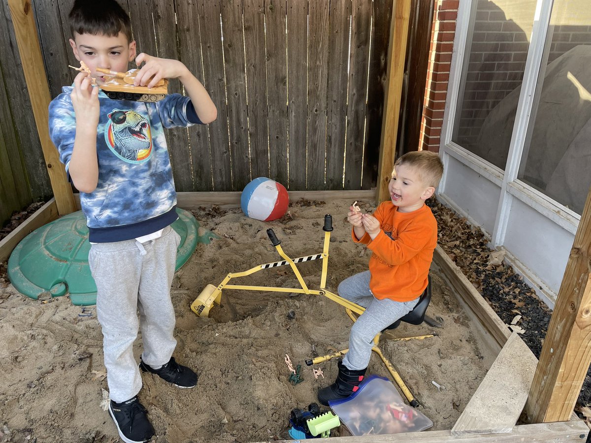 Riley Johnson tweet media