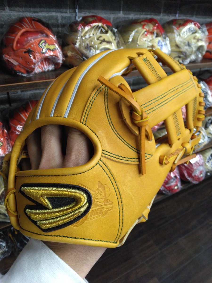 IkenagaDaisuke's tweet photo. I know one guy who is still looking for this glove.

#HorweenLeather https://t.co/lHwhtymj9r