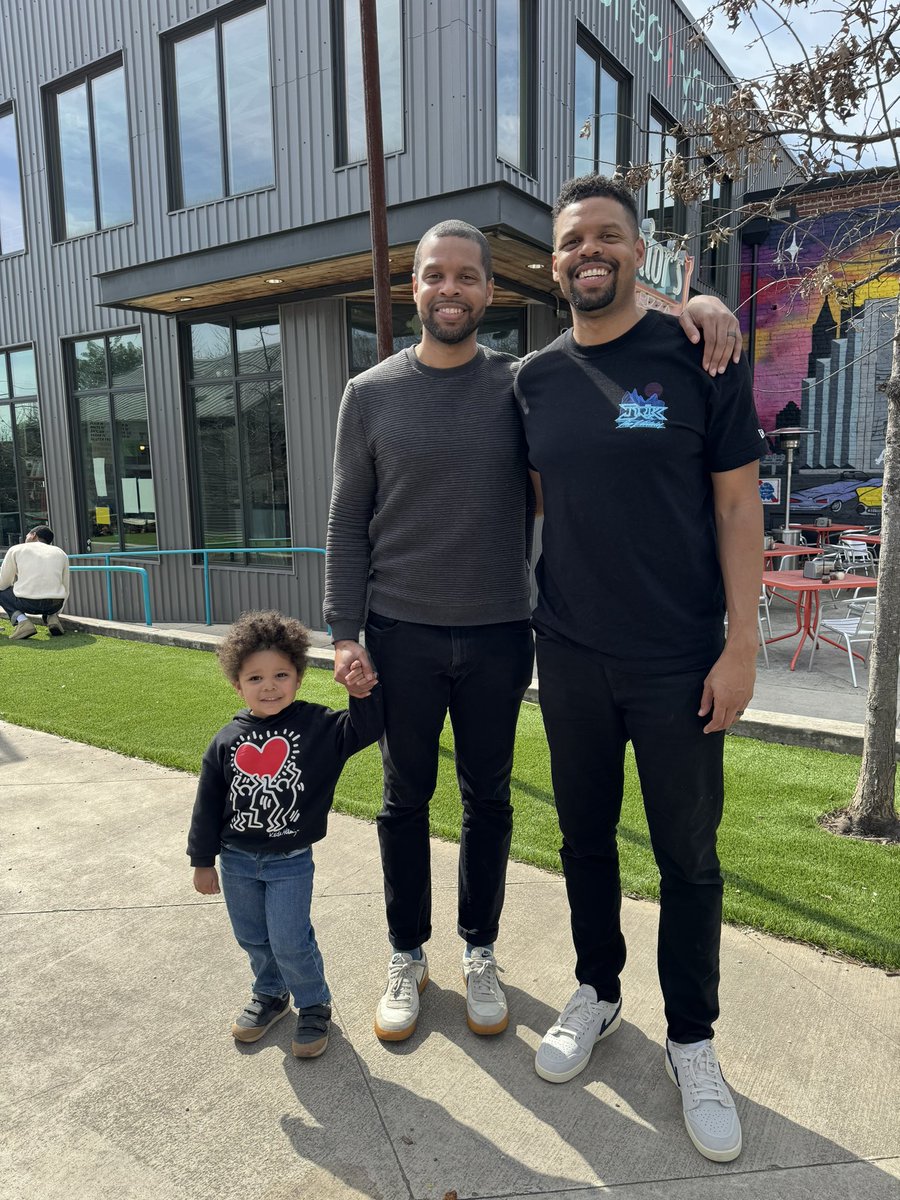 PhilForGeorgia's tweet photo. Boys weekend with twinie twin twin! https://t.co/mrDm8PfMXy