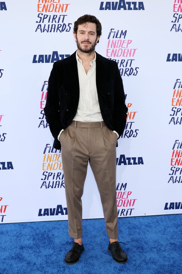 BESTOFADAMBR0DY's tweet photo. adam brody at 2024 independent spirit awards! https://t.co/WxptnI4Kdx