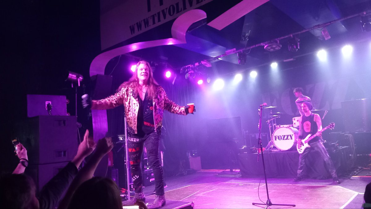 Another epic @FOZZYROCK concert with @TheHotDamnUK and @_PistolsAtDawn_ you all rocked!!! #FozzyFriday