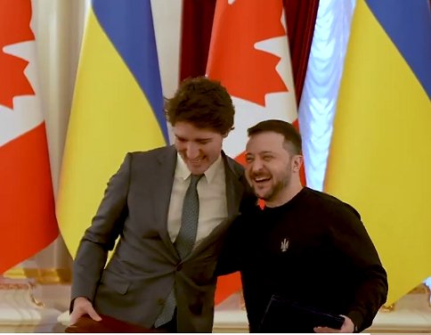 This brief moment between PM Trudeau and President Zelenskyy (video screen capture) - where these two friends, with so much to worry about, actually had a moment of laughter. It has stayed with me so thought I'd find and tweet it...