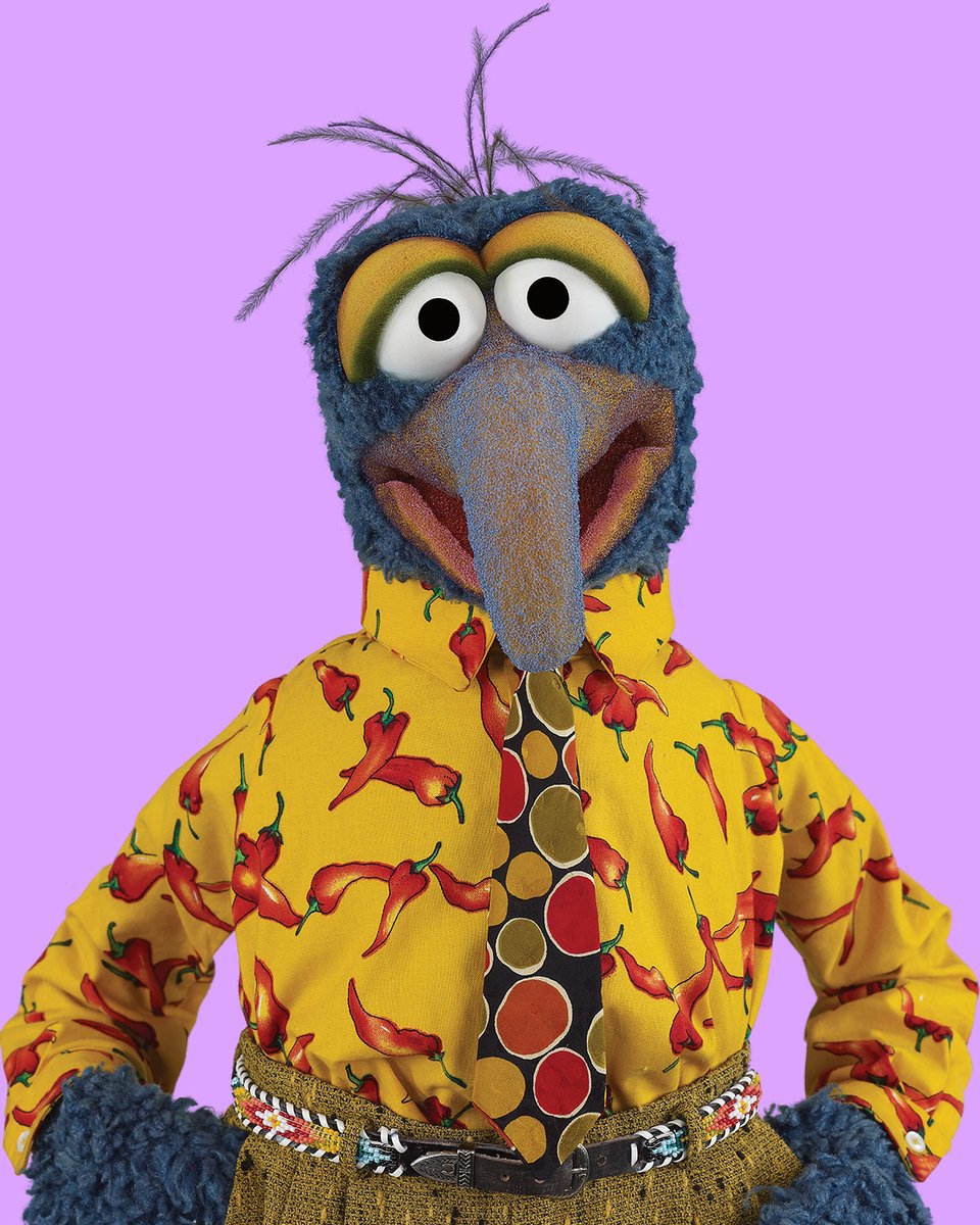 GonzotheGreat's tweet image. I know many of you are big fans of my famous chili pepper shirt. Did you know it's also the world's first and only scratch-and-sniff shirt?! It's true – and weirdly it smells like laundry detergent!