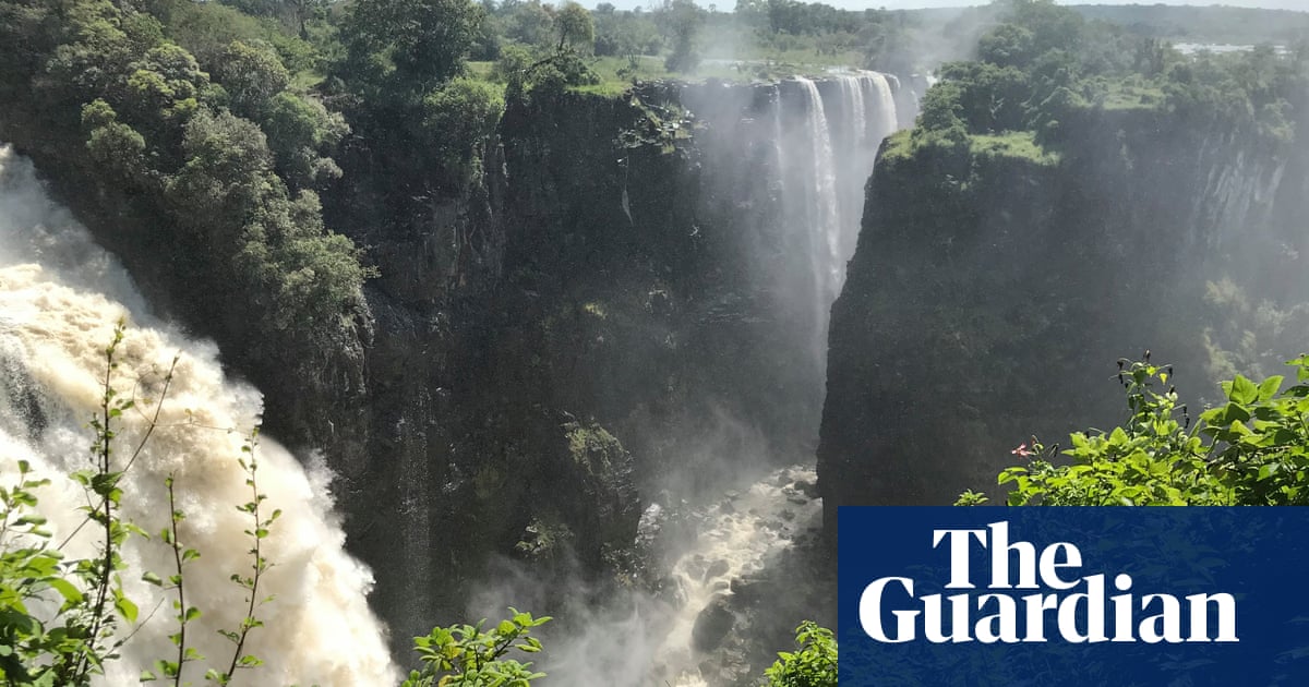 Australian tourist missing in Zimbabwe’s Victoria Falls national park dlvr.it/T3FDxv