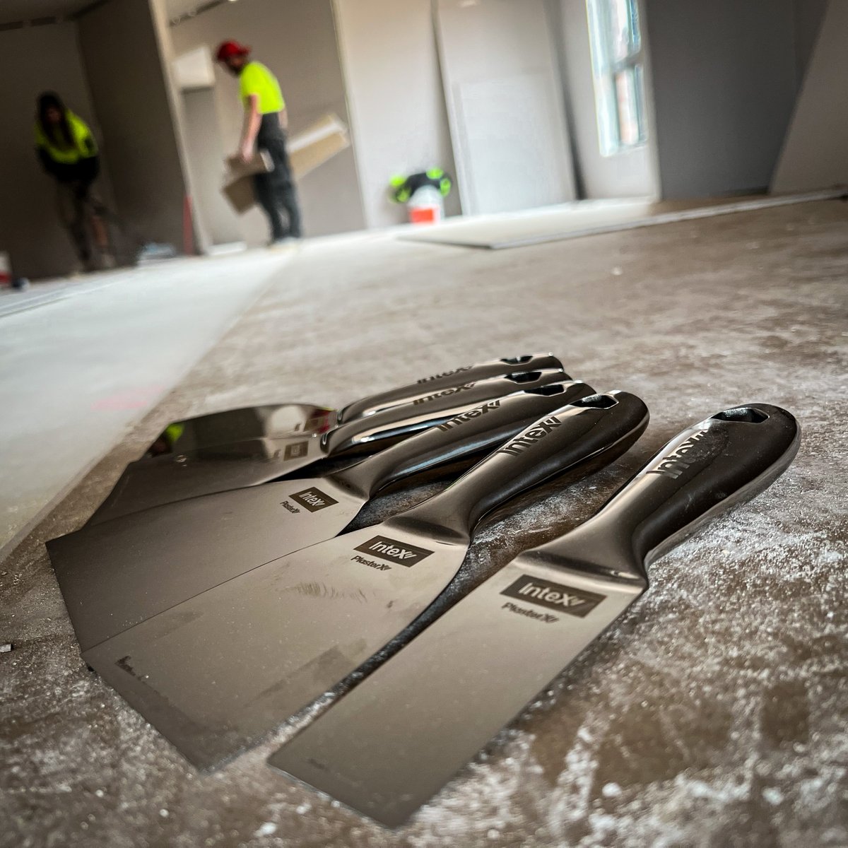 Who doesn't love a fully polished blade with controlled flexibility and strength! #workinstyle 🤩

#Intex1989 #builtTradeTuff #handtools #drywalltools #easytoclean #precise #perfectionguaranteed #qualityassured #antisliphandle