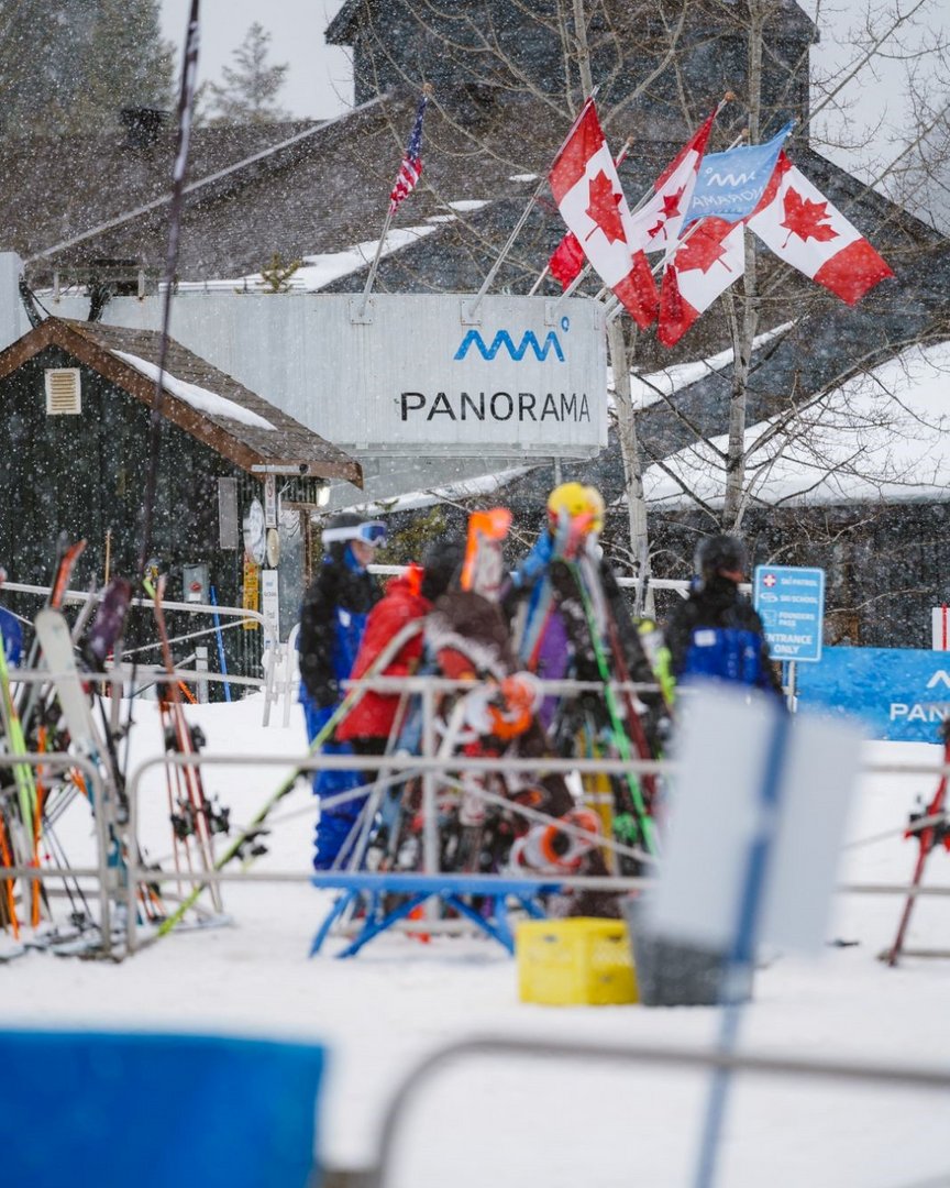 That fresh flakes feeling &gt;&gt;&gt; With cooling temperatures overnight and this storm system sticking around, we may be trading in a Monday for a snow day 😉  Keep up with the forecast at panoramaresort.com/snow-report