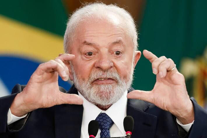 foIha_sp's tweet photo. RESPOSTA: Lula confronta Bolsonaro e convoca presos de todas as penitenciárias do país para uma mega manifestação: "Chocaremos o mundo" https://t.co/LRWJXH4d2G