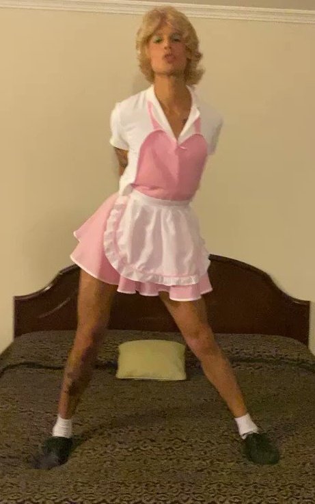 Maria (2/5 comms ) tweet media