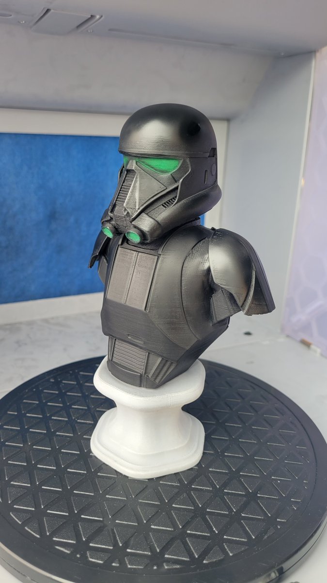 reaperthekeeper's tweet image. A wee bit of airbrush therapy today. Decided to paint an FDM print today. File by @Galactic_Armory
#DeathTrooper #Airbrushing #P1P