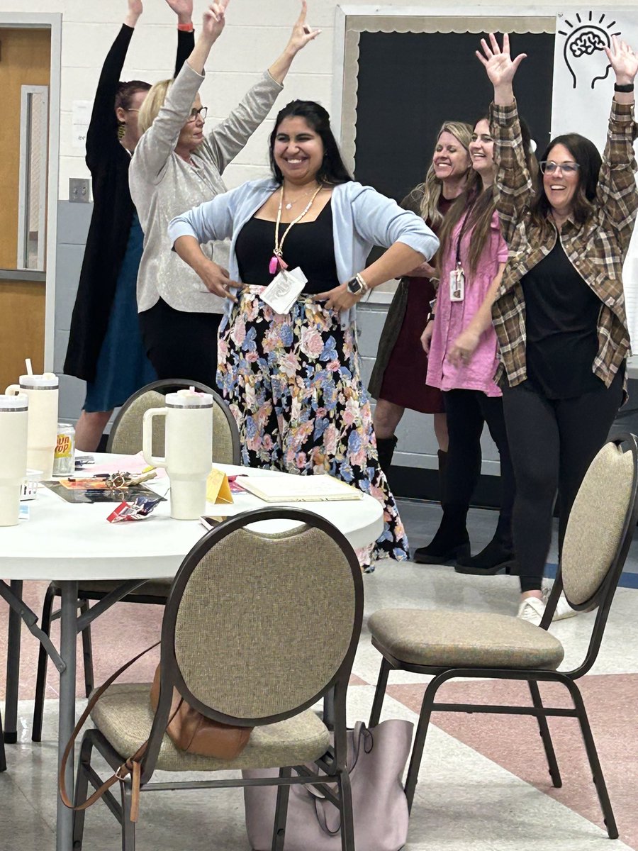 Grateful to <a href="/BWFUND/">BWFUND</a> RTOYs <a href="/TeacherTeenaR/">Teena Robinson</a> and <a href="/cnlewie/">Casey Schulte</a> for sharing a wealth of resources, strategies, and inspiration with our <a href="/NC_LCS/">LCSNC</a> BTs…even from a distance! 
#engage #NCTOYPOY