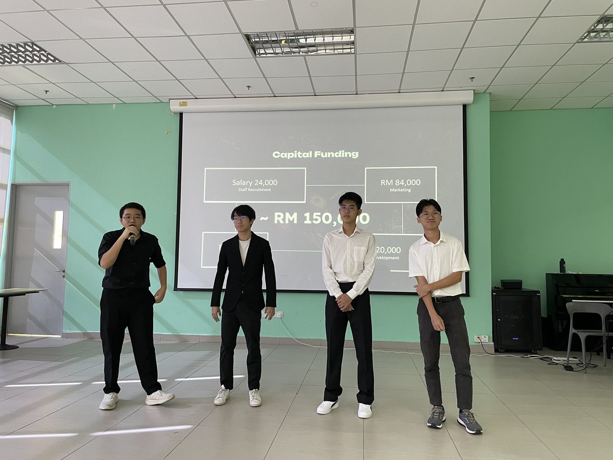 Last weekend I was invited by Enactus, University of Nottingham Malaysia to become a judge at the ‘Sustainable Pitch Event’ at their campus in Semenyih. Participants comprised of students from various backgrounds. Great effort from the participants! Congratulations to all!