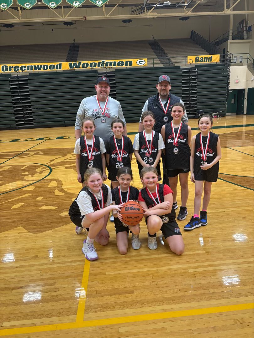 EastCentralGBB's tweet photo. Lots of smiles and memories!  Great job this season to all!  Both 4th grade teams finished up as runner-ups in their tourney and 6th won theirs to move record to 19-1 on the season.  

Keep working hard &amp; having fun! https://t.co/gbQhd9NnMu