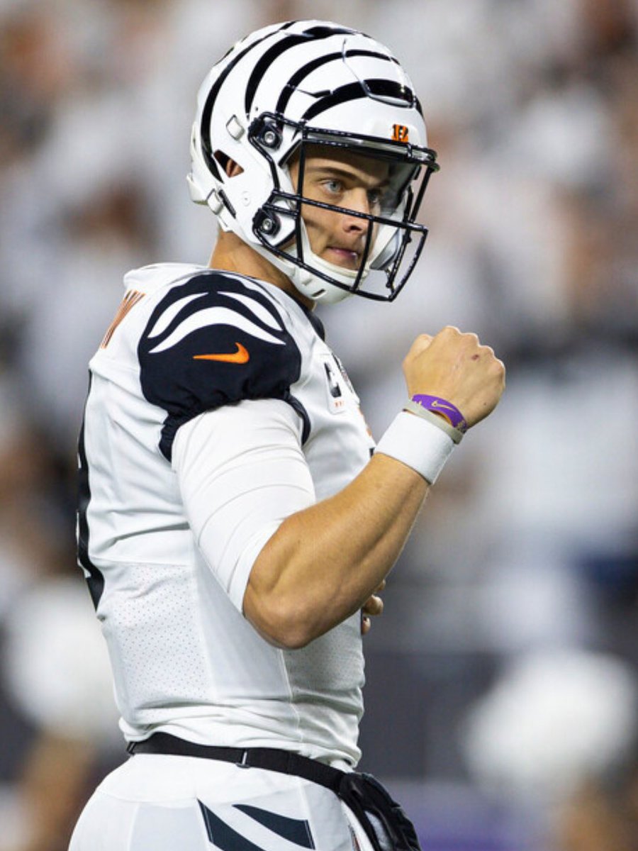 NFLonPrime's tweet photo. Which QB will win a Super Bowl first?

REPOST: Joe Burrow
LIKE: Justin Herbert https://t.co/KvjzQ4i7Lb