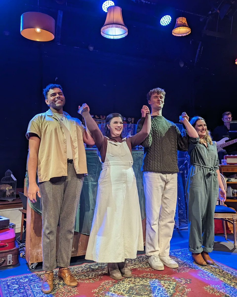 ⭐ STAGEY SHOW DAY - SONGS FOR A NEW WORLD - UPSTAIRS AT THE GATEHOUSE ⭐

SO HAPPY TO HAVE CAUGHT THIS AGAIN! ! ! 💖

I dragged <a href="/MickeyJoTheatre/">Mickey-Jo</a> and <a href="/AeronJamesUK/">Aeron James</a> to see this after raving about it to them lol They were especially excited to catch <a href="/BuffyChalmers/">Elizabeth Chalmers</a> in this, since